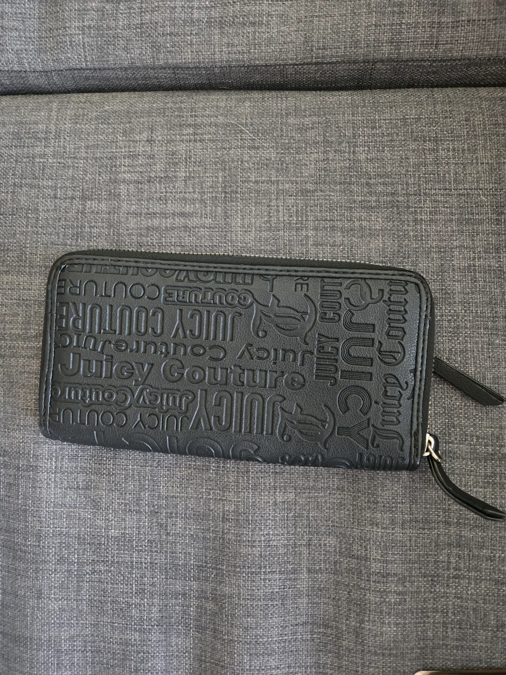 Juicy Couture Black Embossed Zip Wallet Clutch NWOT